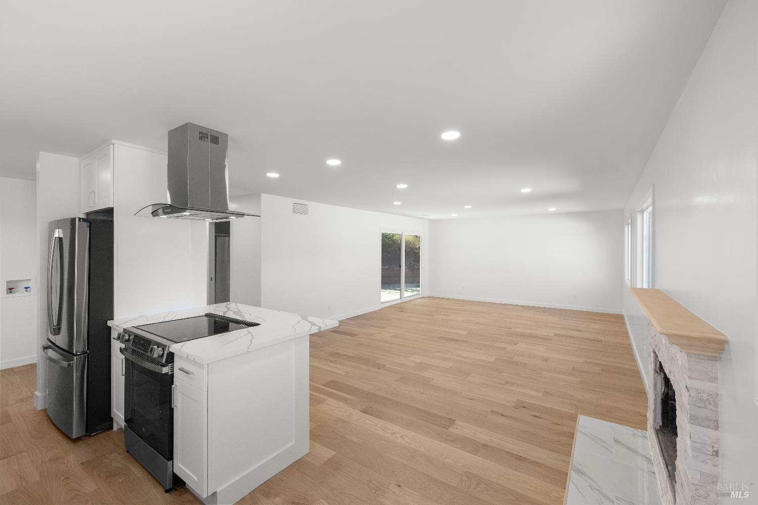 Detail Gallery Image 10 of 52 For 40 Leafwood Cir, San Rafael,  CA 94901 - – Beds | – Baths