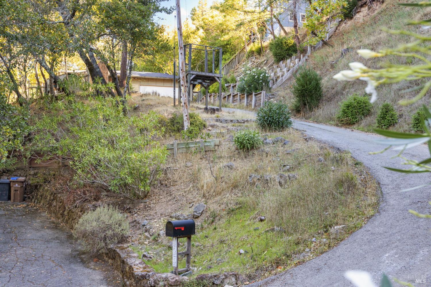 Detail Gallery Image 36 of 47 For 129 Piedmont Ct, Larkspur,  CA 94939 - 3 Beds | 2 Baths