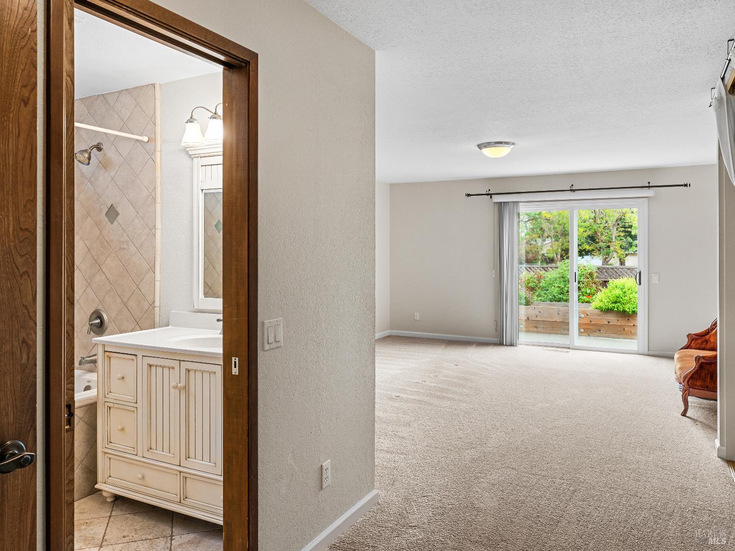 Detail Gallery Image 19 of 43 For 2913 Carissa Ct, Santa Rosa,  CA 95405 - 3 Beds | 2/1 Baths
