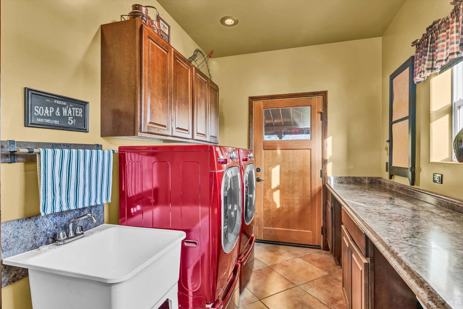 Detail Gallery Image 18 of 51 For 5963 Eickhoff Rd, Lakeport,  CA 95453 - 4 Beds | 2 Baths