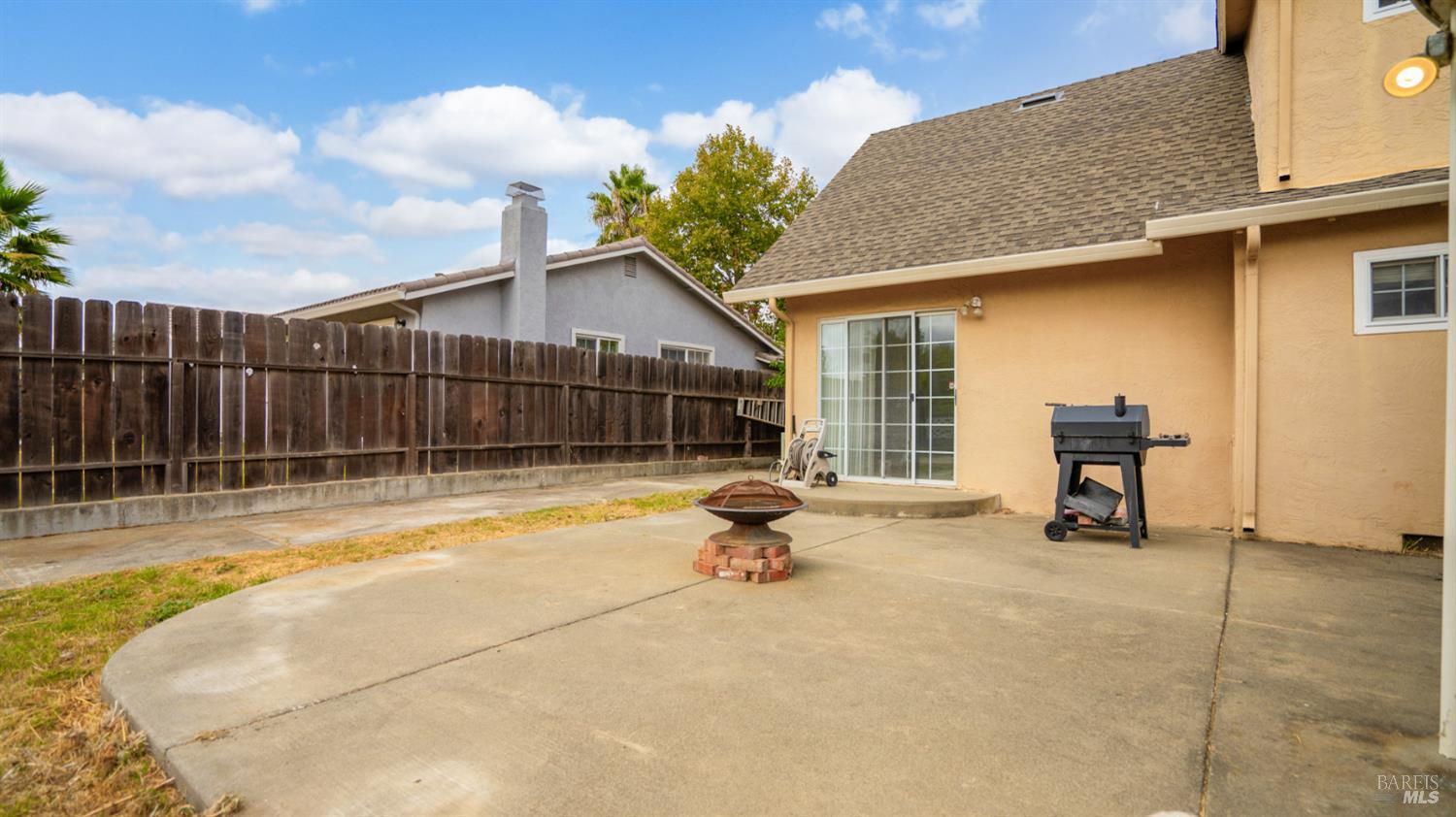 Detail Gallery Image 23 of 34 For 396 Beelard Dr, Vacaville,  CA 95687 - 3 Beds | 2 Baths