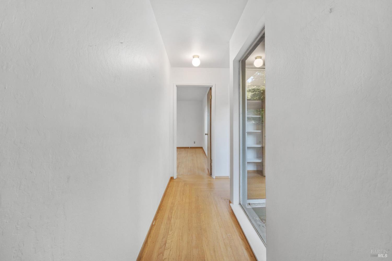 Detail Gallery Image 23 of 47 For 129 Piedmont Ct, Larkspur,  CA 94939 - 3 Beds | 2 Baths