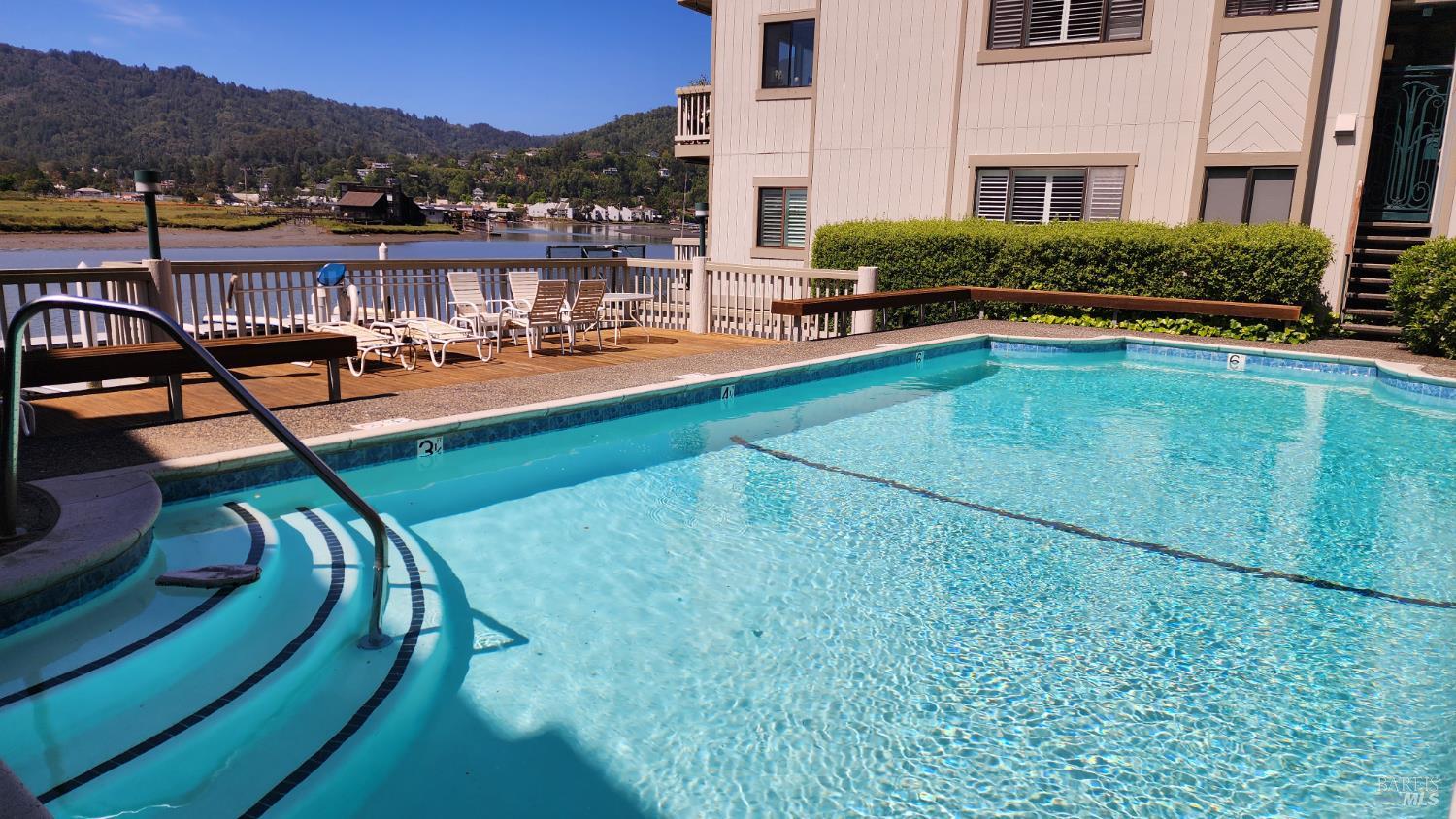 Detail Gallery Image 9 of 51 For 535 S Eliseo Dr, Greenbrae,  CA 94904 - 2 Beds | 2 Baths