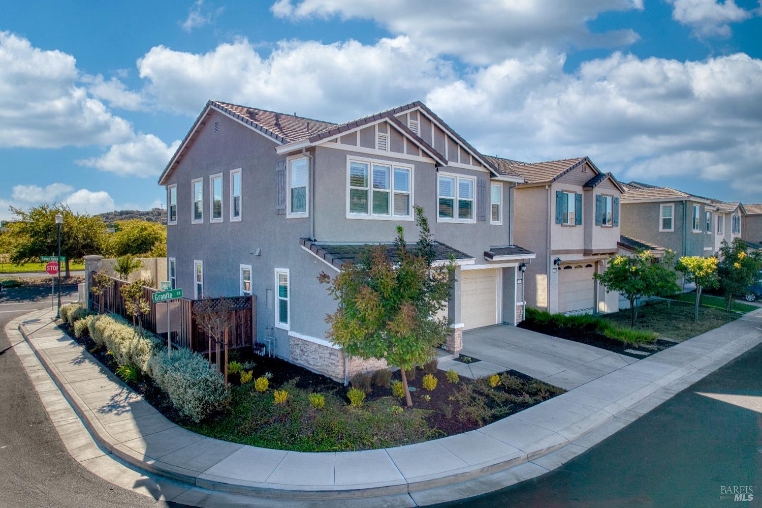 Detail Gallery Image 2 of 41 For 704 Granite Ln, Fairfield,  CA 94534 - 5 Beds | 3 Baths