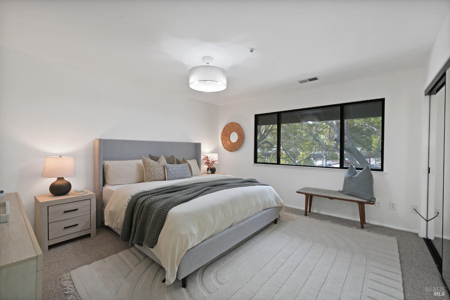 Detail Gallery Image 5 of 29 For 1 Aspen Ct, San Anselmo,  CA 94960 - 2 Beds | 1/1 Baths