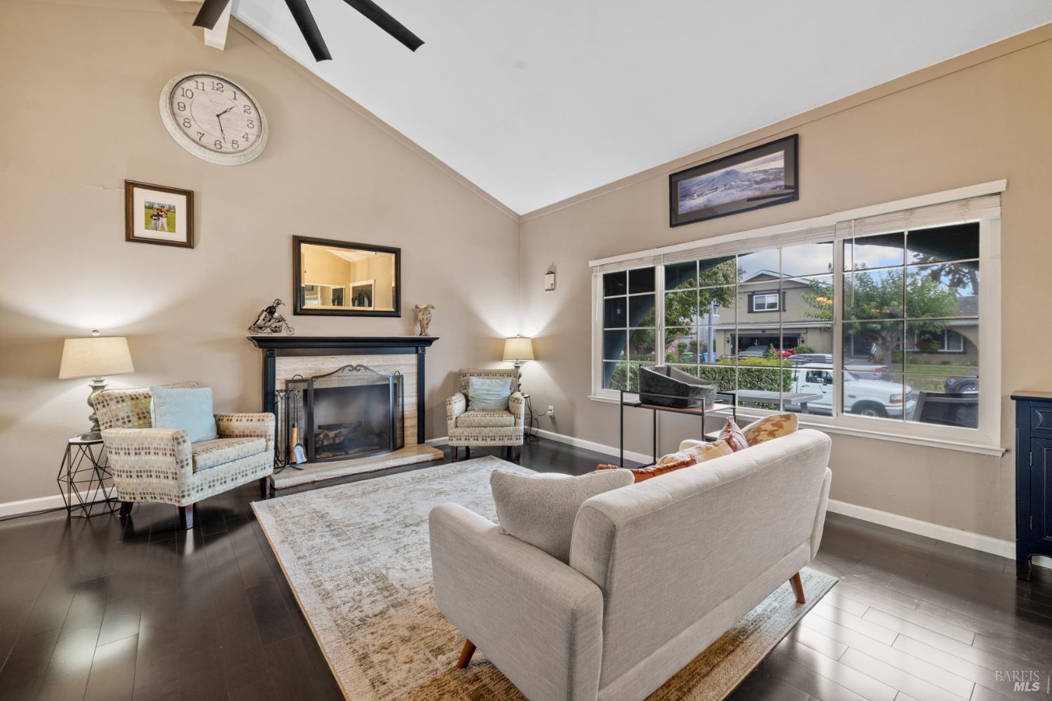 Detail Gallery Image 6 of 48 For 831 Wood Ln, Petaluma,  CA 94954 - 4 Beds | 3 Baths