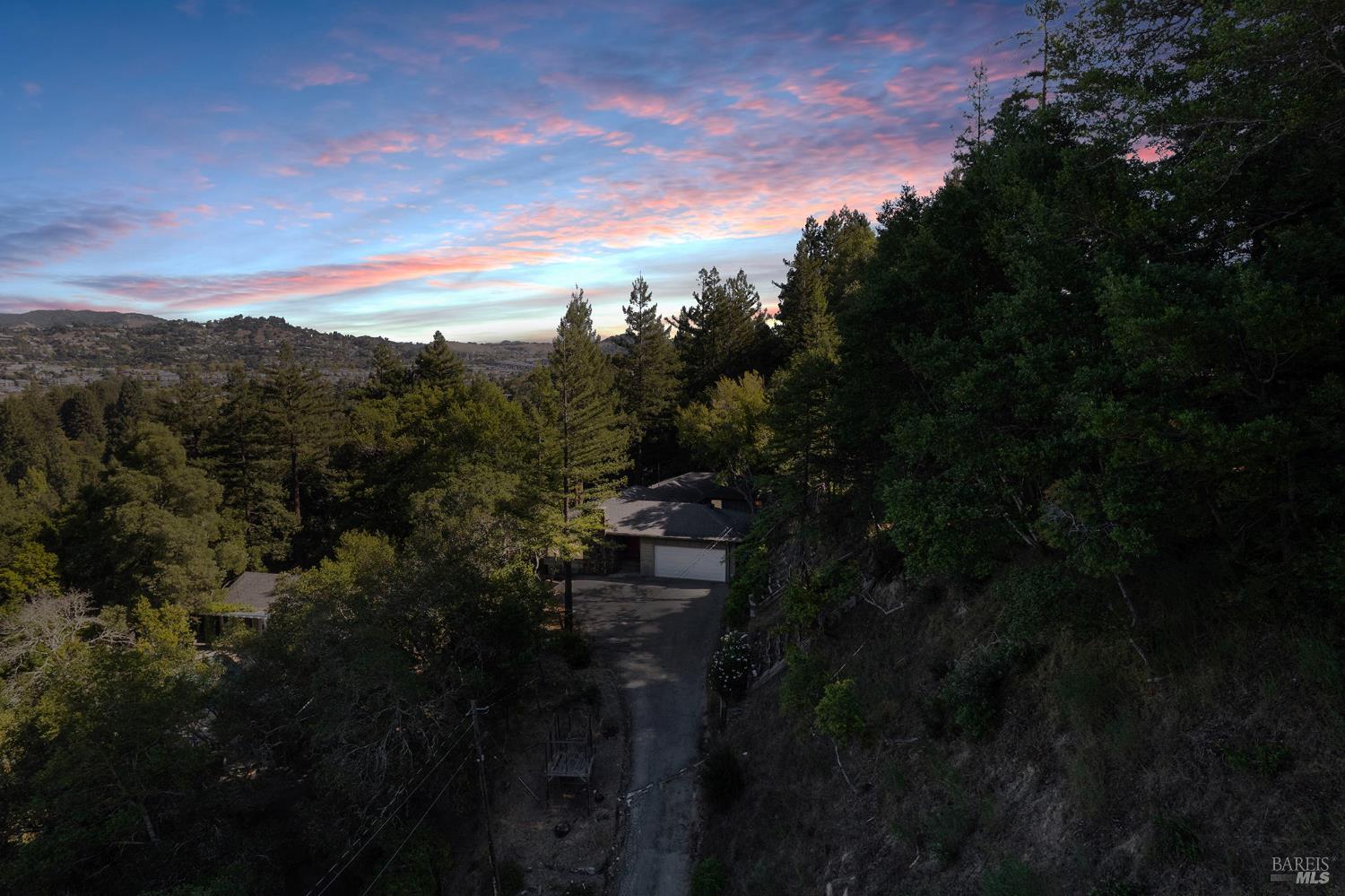 Detail Gallery Image 43 of 47 For 129 Piedmont Ct, Larkspur,  CA 94939 - 3 Beds | 2 Baths