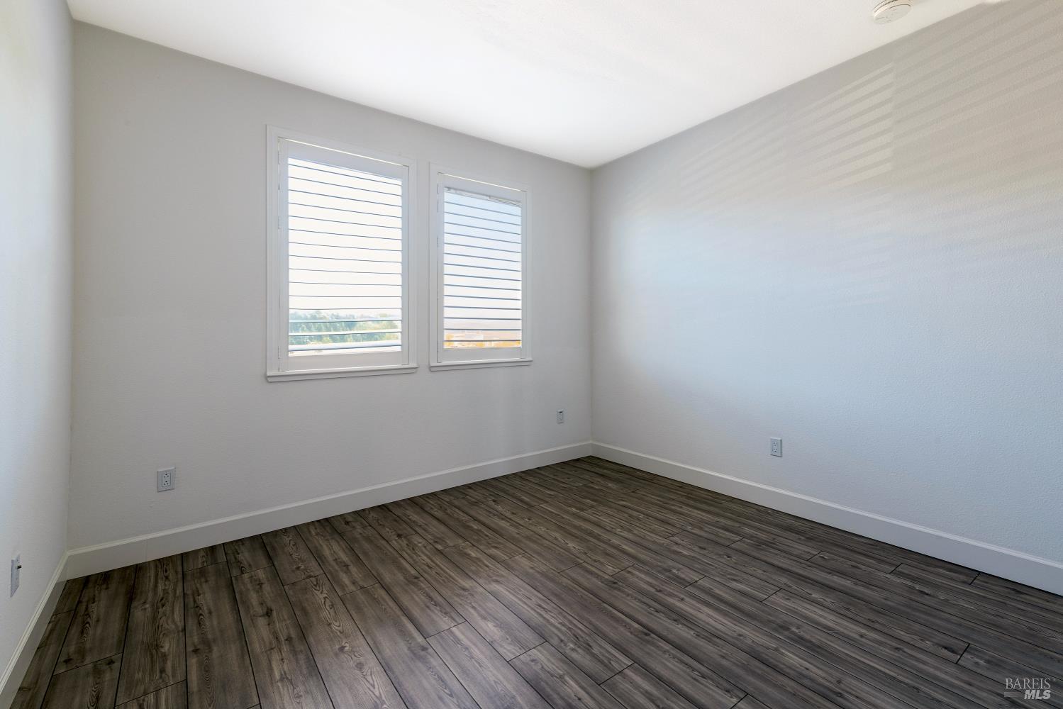 Detail Gallery Image 34 of 41 For 704 Granite Ln, Fairfield,  CA 94534 - 5 Beds | 3 Baths