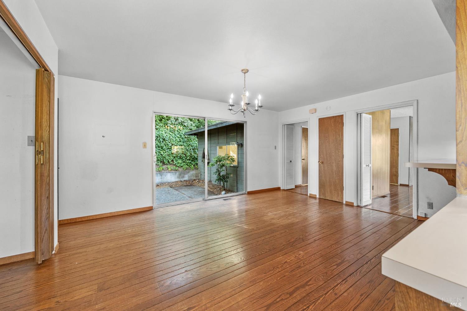 Detail Gallery Image 18 of 47 For 129 Piedmont Ct, Larkspur,  CA 94939 - 3 Beds | 2 Baths