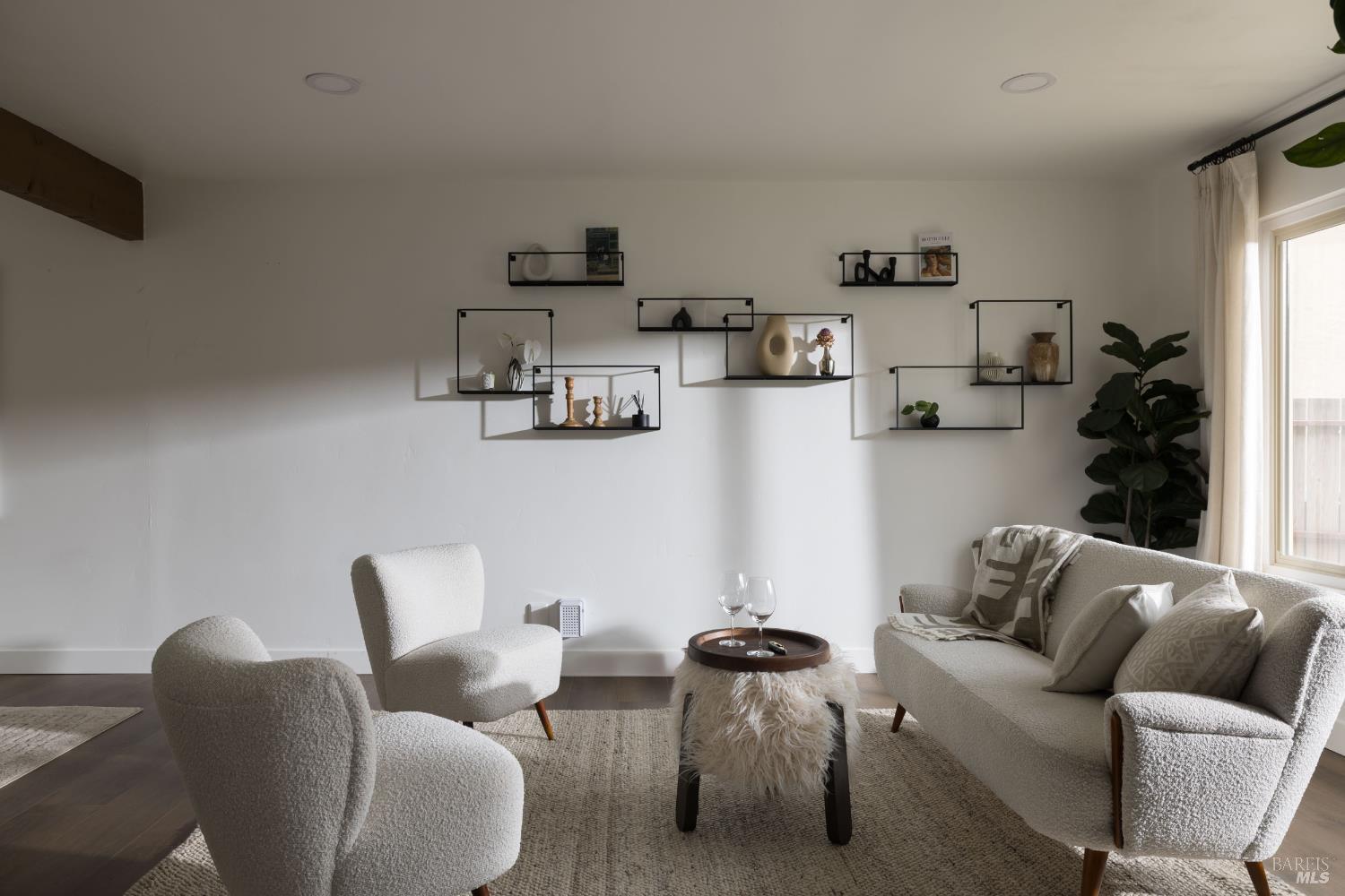 Detail Gallery Image 5 of 36 For 2527 Vintage Ct, Napa,  CA 94558 - 4 Beds | 2/1 Baths