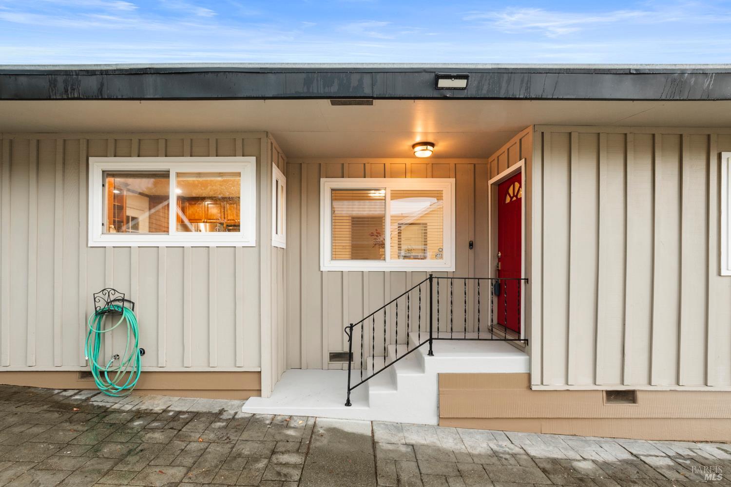 Detail Gallery Image 4 of 38 For 1212 East Ave, Napa,  CA 94559 - 2 Beds | 1 Baths