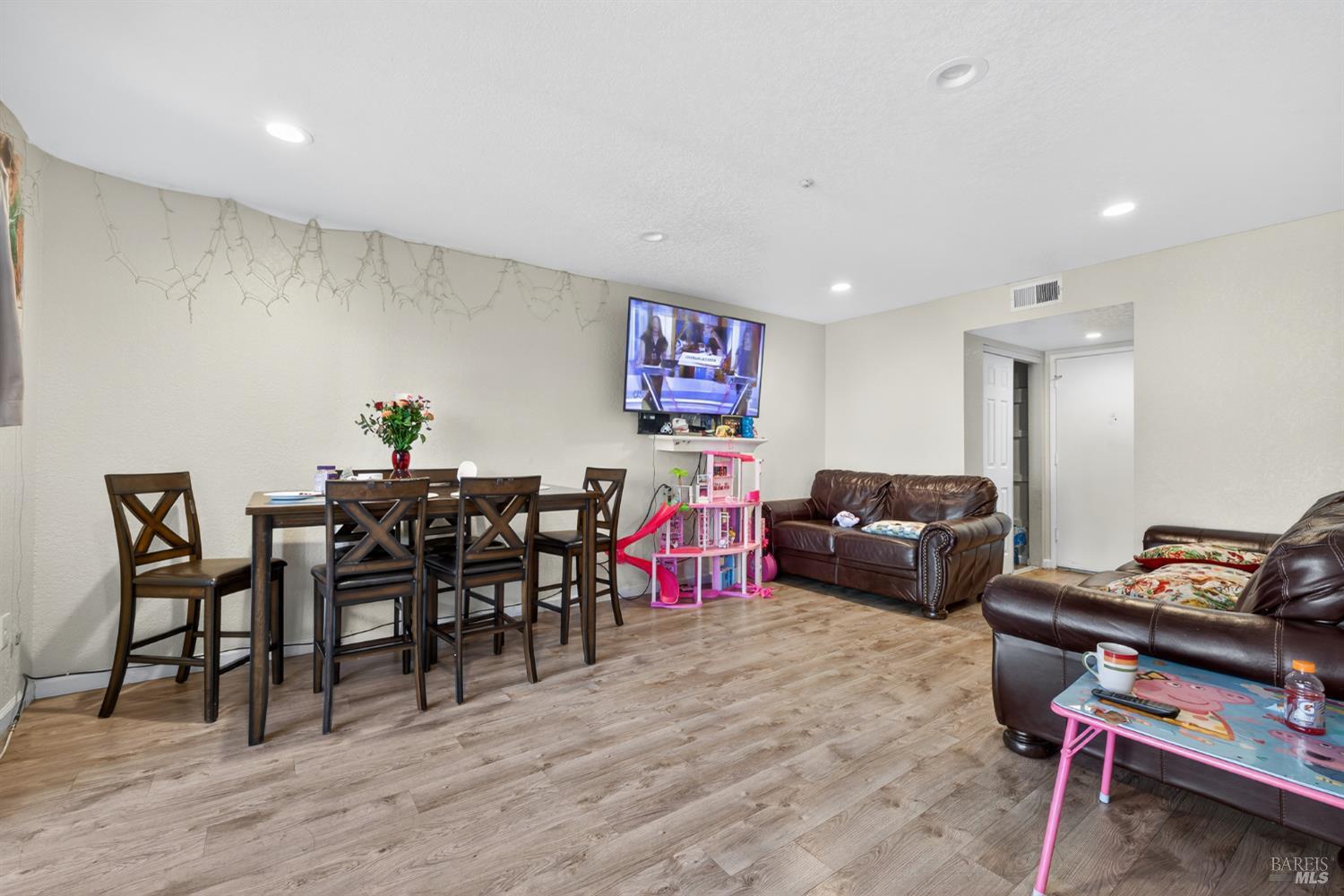 Detail Gallery Image 18 of 43 For 497 Sebastopol Ave, Santa Rosa,  CA 95401 - – Beds | – Baths