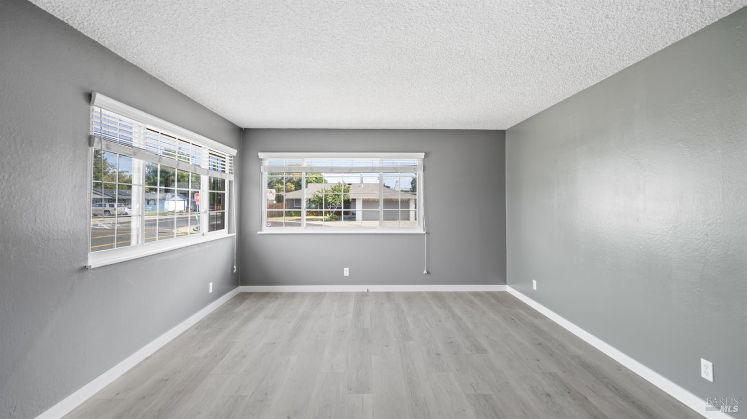 Detail Gallery Image 5 of 34 For 396 Beelard Dr, Vacaville,  CA 95687 - 3 Beds | 2 Baths