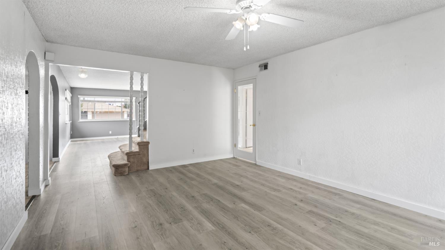 Detail Gallery Image 8 of 34 For 396 Beelard Dr, Vacaville,  CA 95687 - 3 Beds | 2 Baths