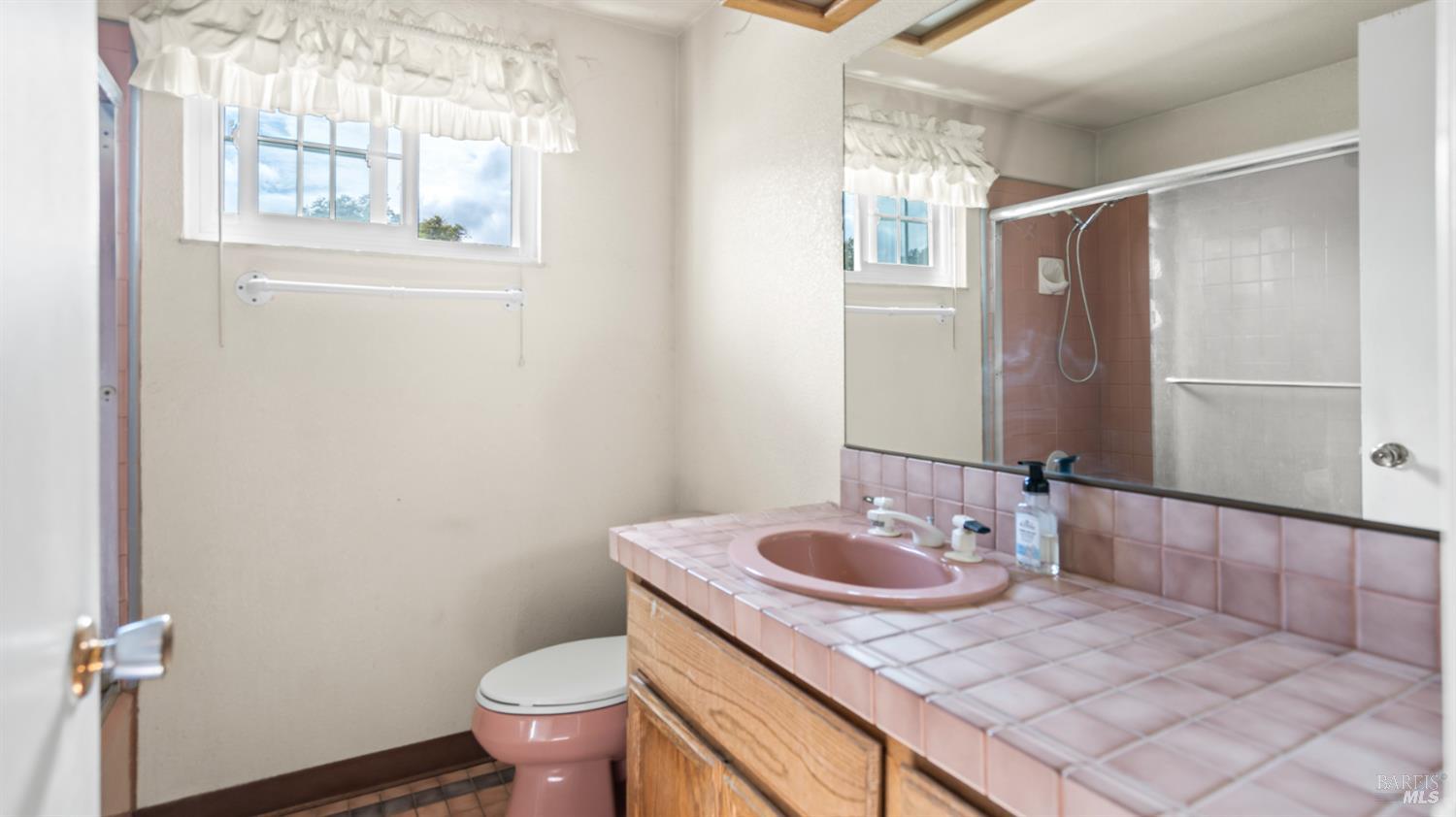 Detail Gallery Image 16 of 34 For 396 Beelard Dr, Vacaville,  CA 95687 - 3 Beds | 2 Baths