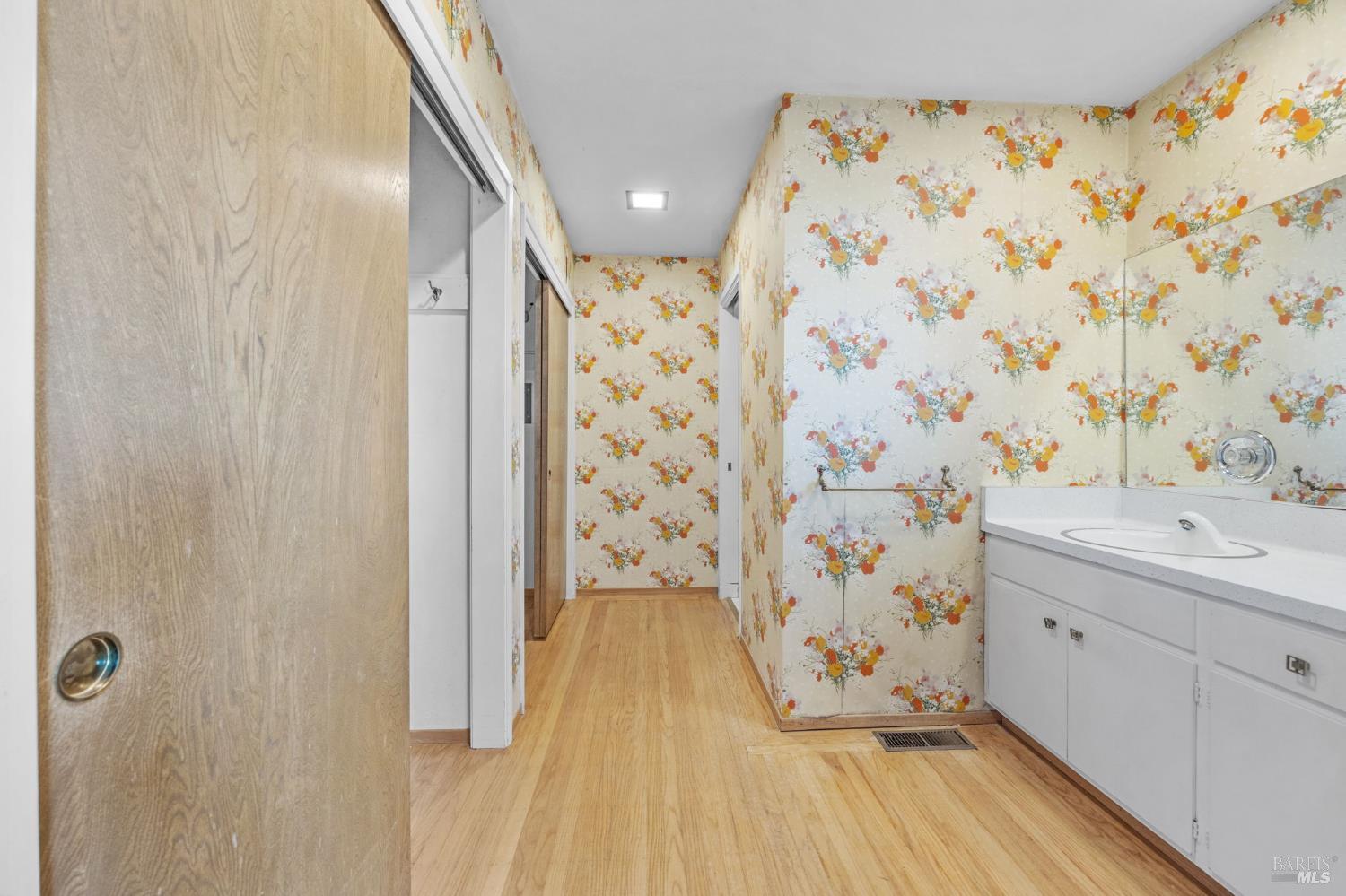 Detail Gallery Image 27 of 47 For 129 Piedmont Ct, Larkspur,  CA 94939 - 3 Beds | 2 Baths