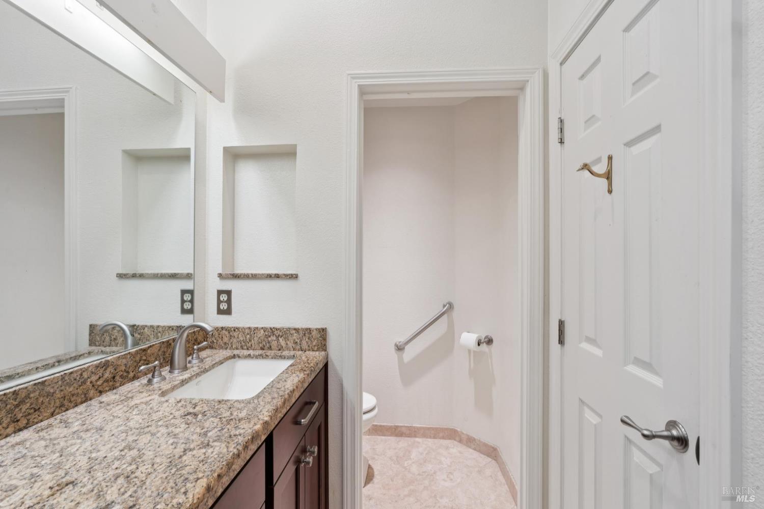 Detail Gallery Image 15 of 29 For 6 Jasmine St, Yountville,  CA 94599 - 3 Beds | 2 Baths