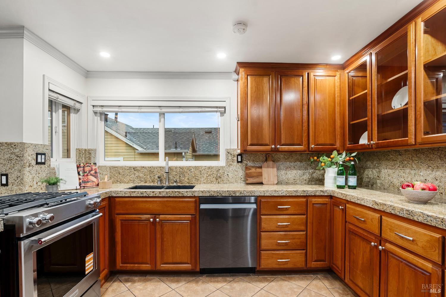 Detail Gallery Image 17 of 38 For 1212 East Ave, Napa,  CA 94559 - 2 Beds | 1 Baths