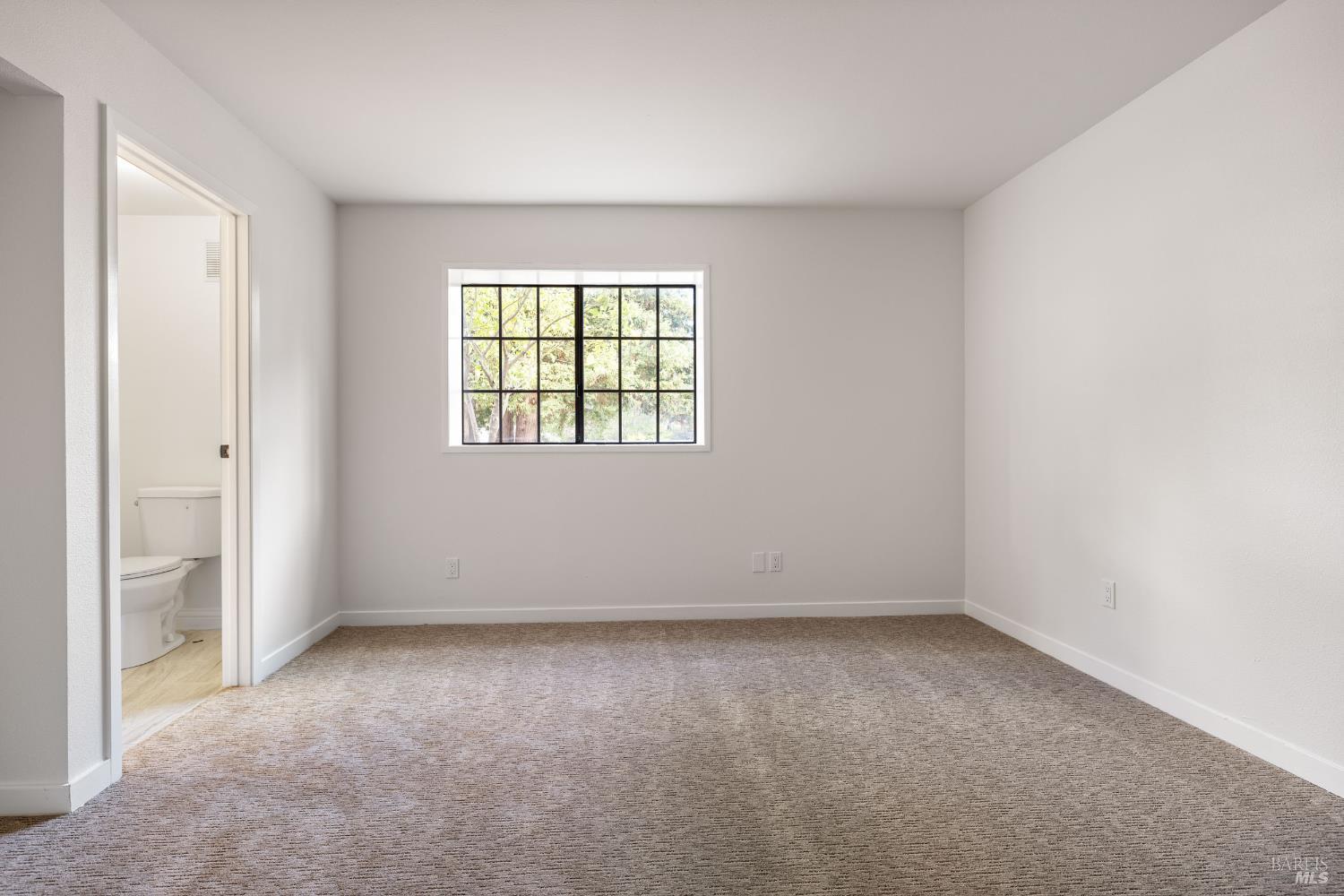 Detail Gallery Image 9 of 21 For 377 Maple Ave, Cotati,  CA 94931 - 4 Beds | 2/1 Baths