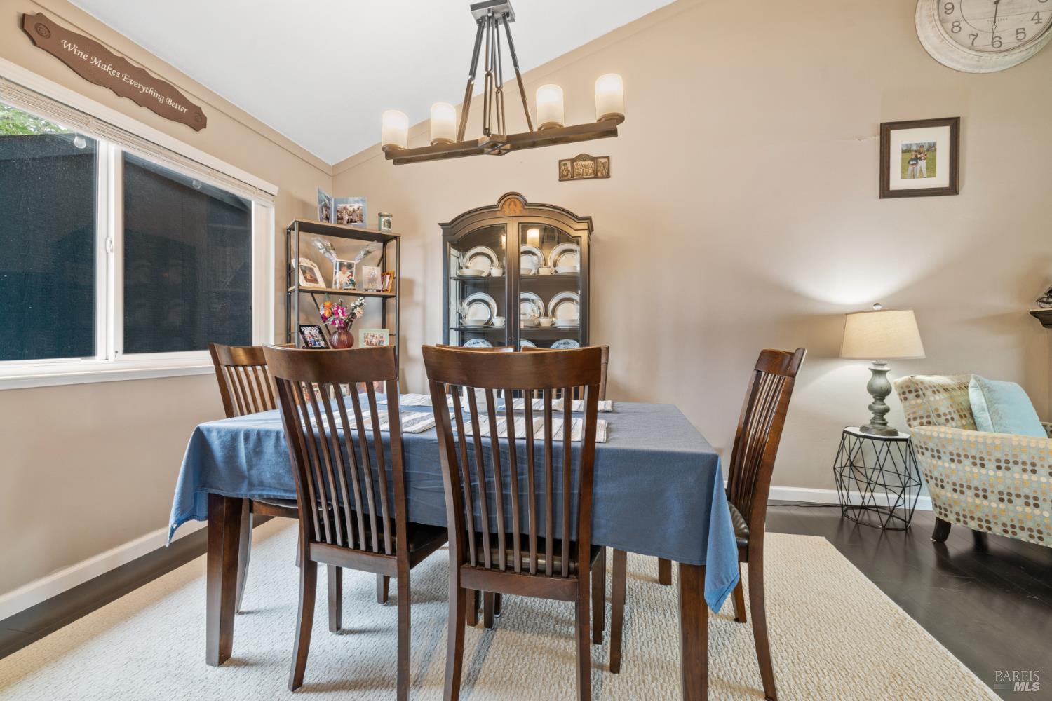 Detail Gallery Image 11 of 48 For 831 Wood Ln, Petaluma,  CA 94954 - 4 Beds | 3 Baths