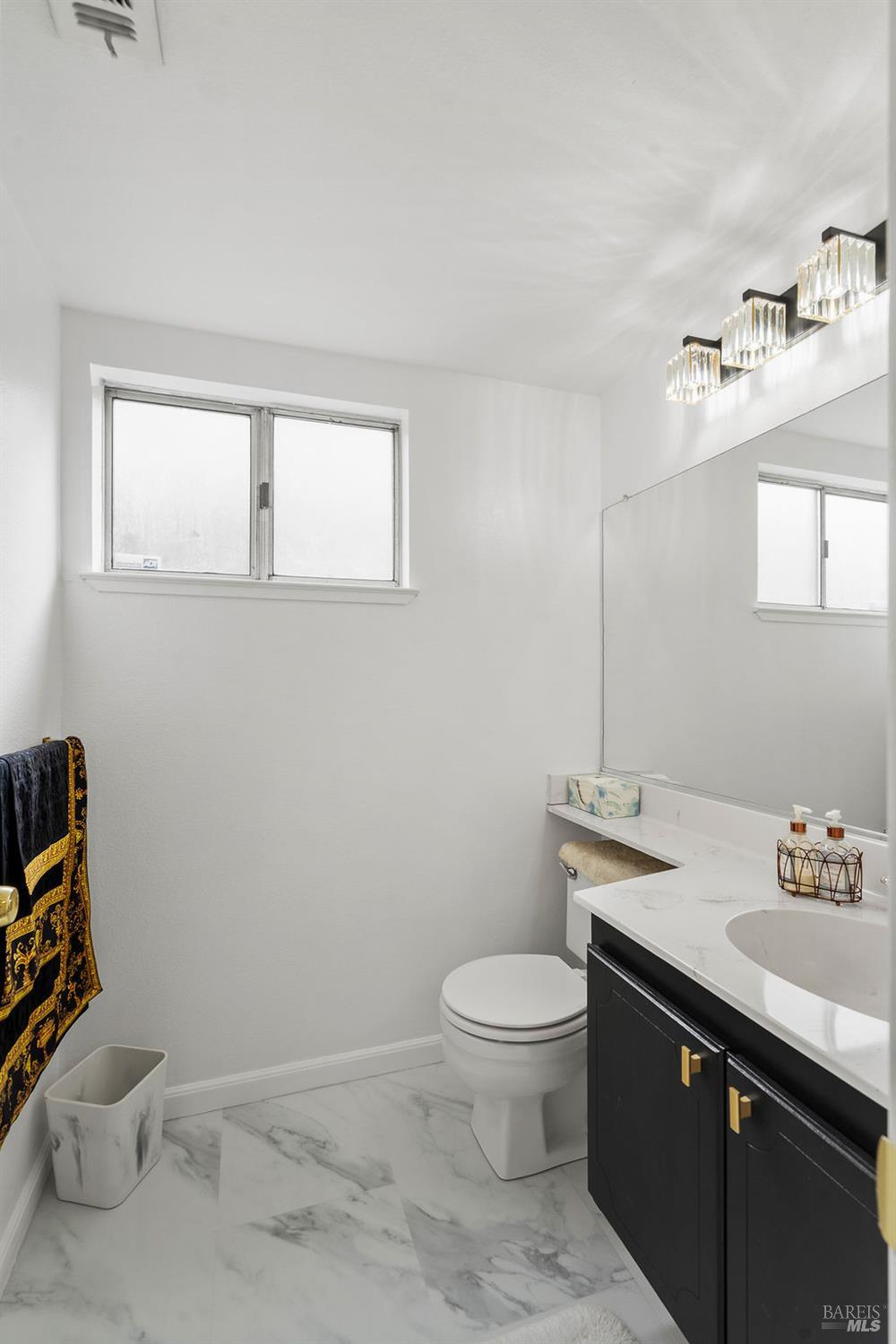 Detail Gallery Image 22 of 49 For 1305 Corcoran Ave, Vallejo,  CA 94589 - 4 Beds | 2/1 Baths