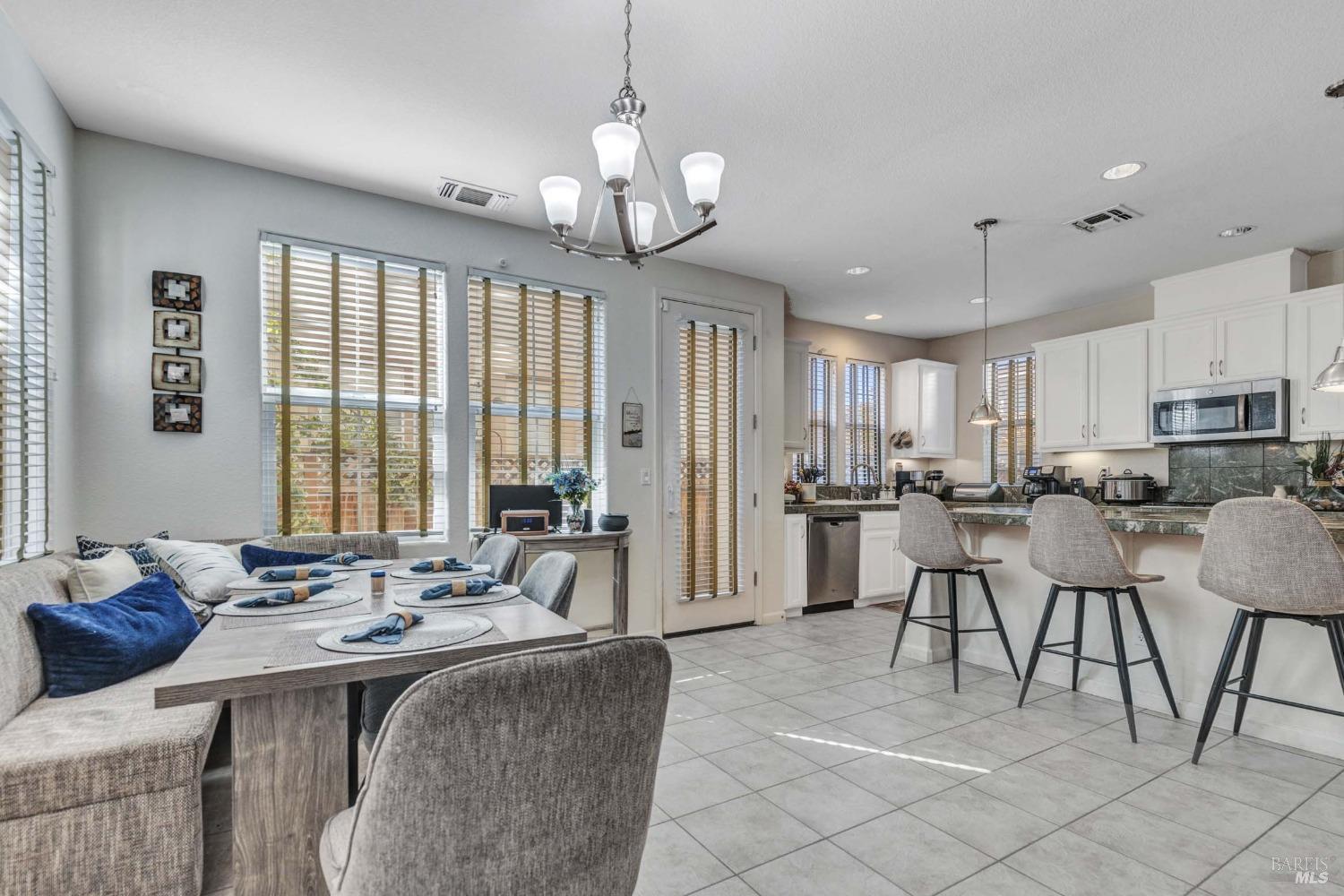 Detail Gallery Image 17 of 54 For 8115 W Carlisle St, Vallejo,  CA 94591 - 3 Beds | 2/1 Baths