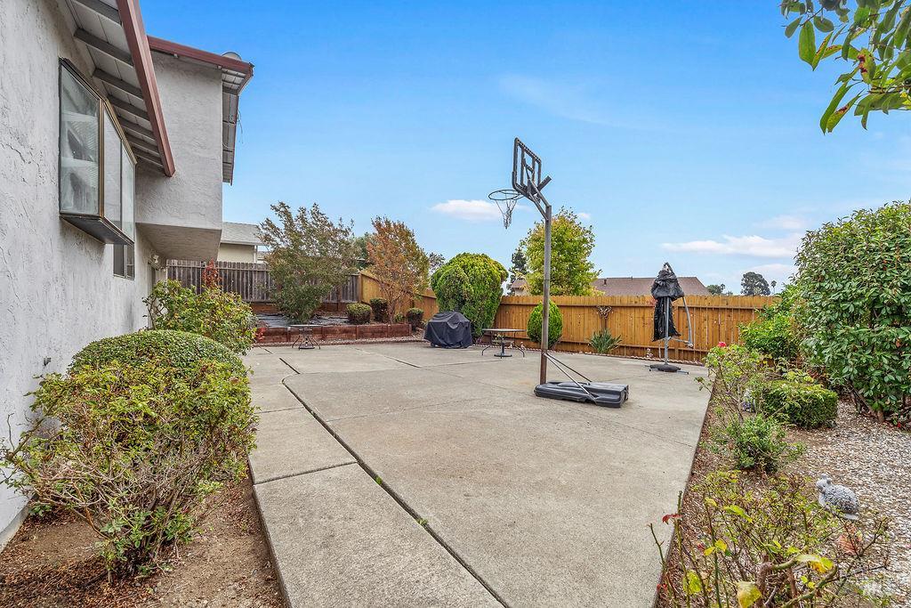 Detail Gallery Image 41 of 49 For 1305 Corcoran Ave, Vallejo,  CA 94589 - 4 Beds | 2/1 Baths