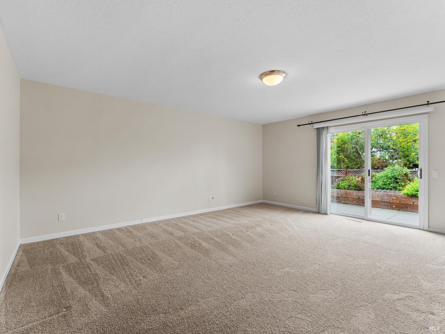 Detail Gallery Image 22 of 43 For 2913 Carissa Ct, Santa Rosa,  CA 95405 - 3 Beds | 2/1 Baths