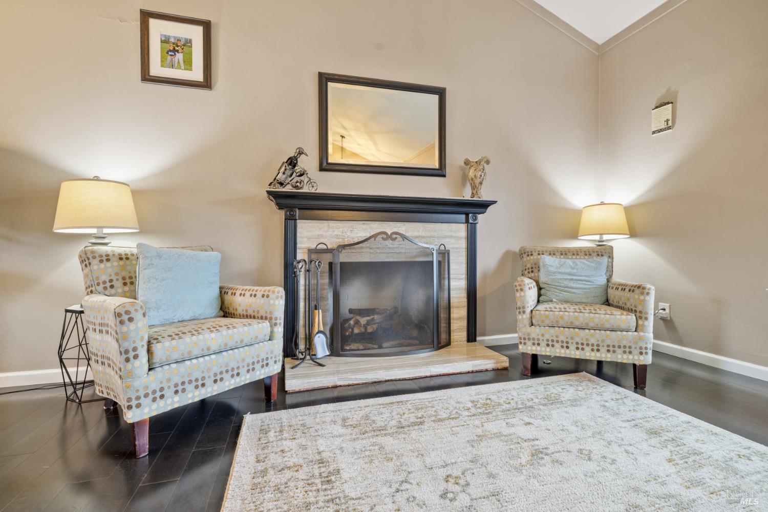 Detail Gallery Image 8 of 48 For 831 Wood Ln, Petaluma,  CA 94954 - 4 Beds | 3 Baths