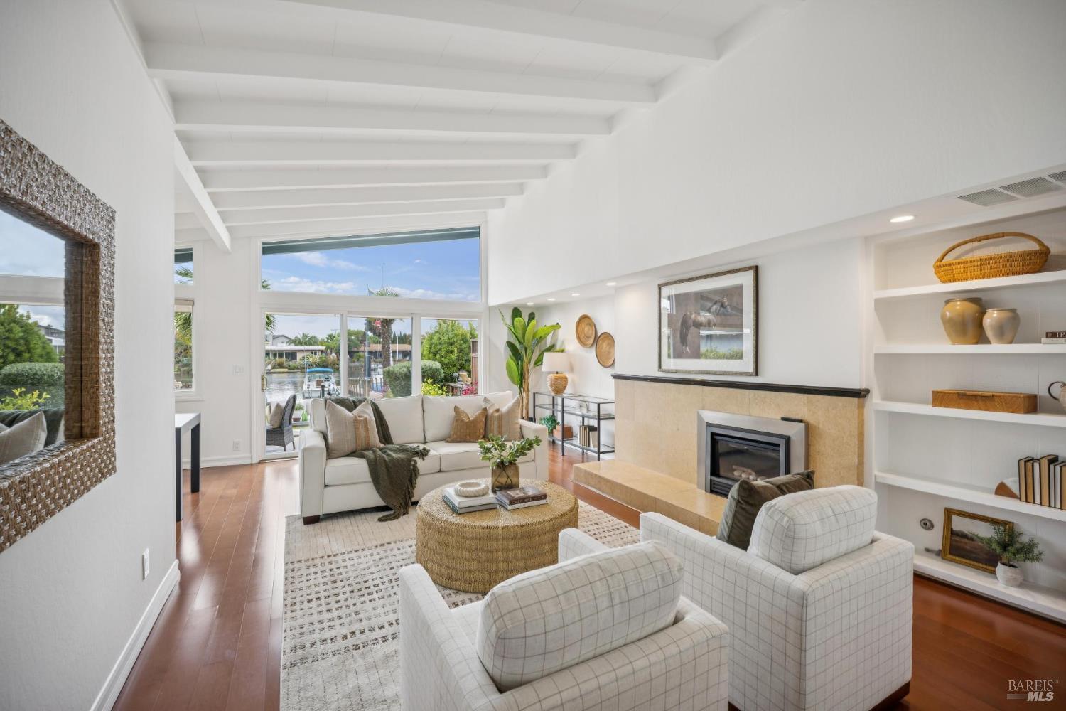 Detail Gallery Image 2 of 52 For 20 Porto Bello Dr, San Rafael,  CA 94901 - 2 Beds | 2 Baths