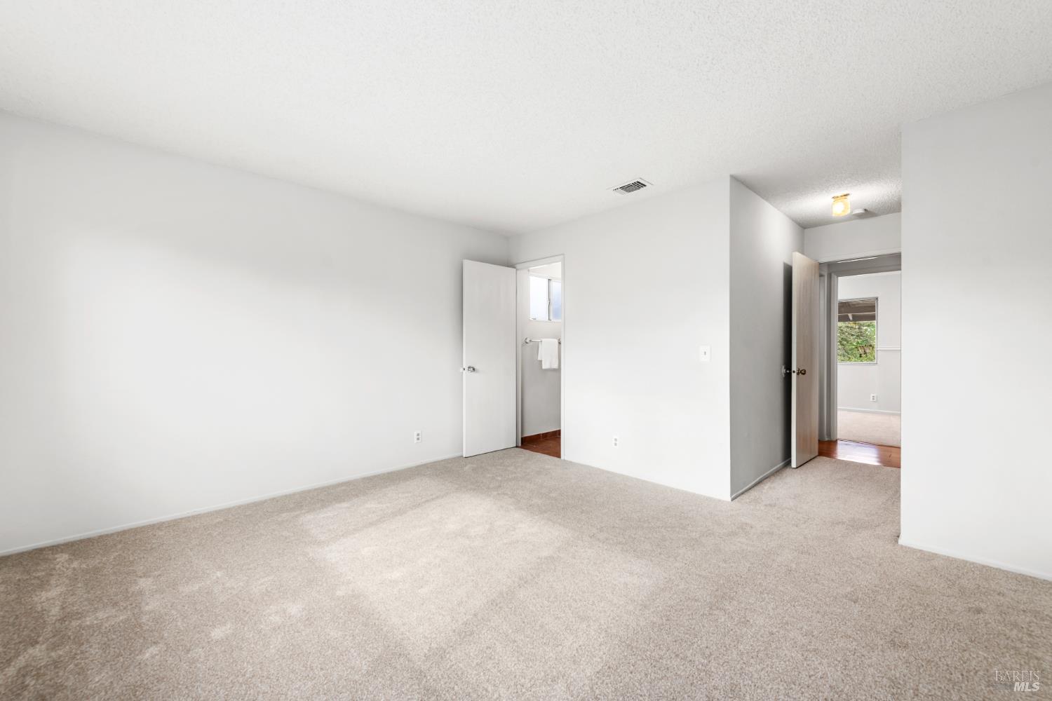 Detail Gallery Image 37 of 44 For 190 Fairview Dr, Vacaville,  CA 95687 - 4 Beds | 2 Baths