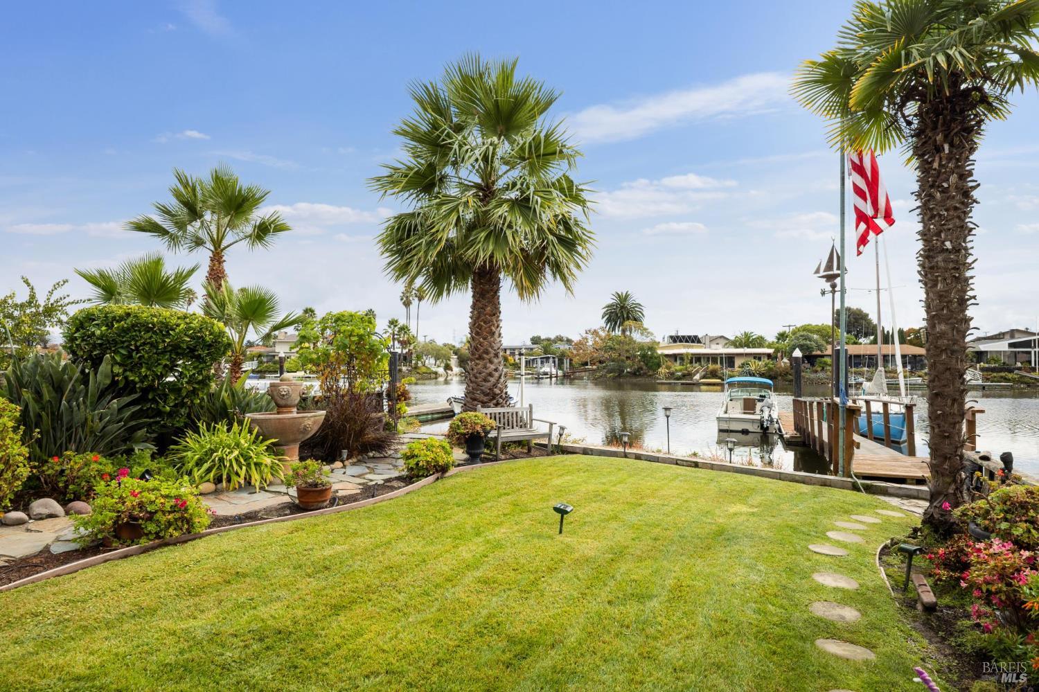 Detail Gallery Image 38 of 52 For 20 Porto Bello Dr, San Rafael,  CA 94901 - 2 Beds | 2 Baths