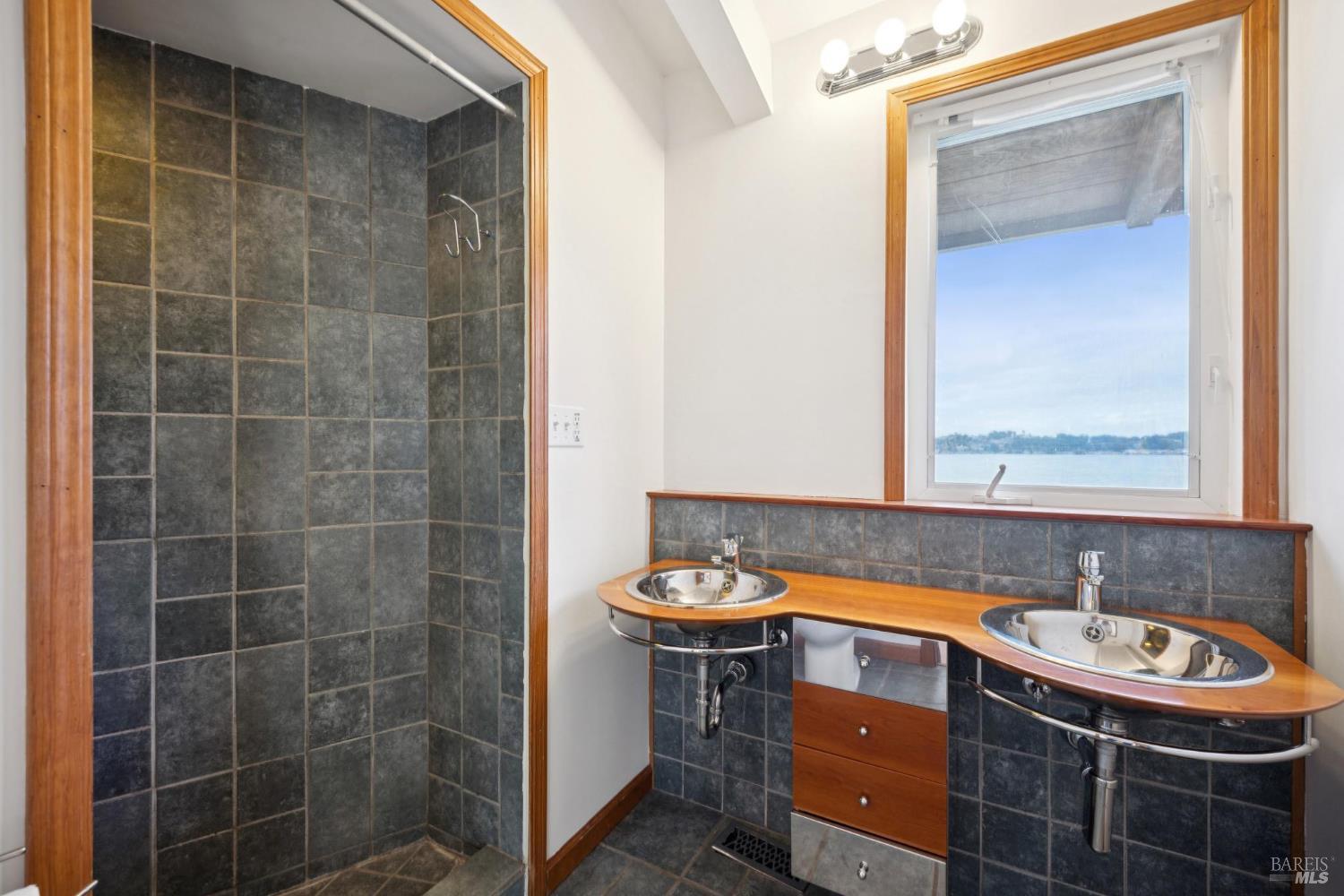 Detail Gallery Image 18 of 27 For 177 Oak Dr, San Rafael,  CA 94901 - 1 Beds | 1 Baths