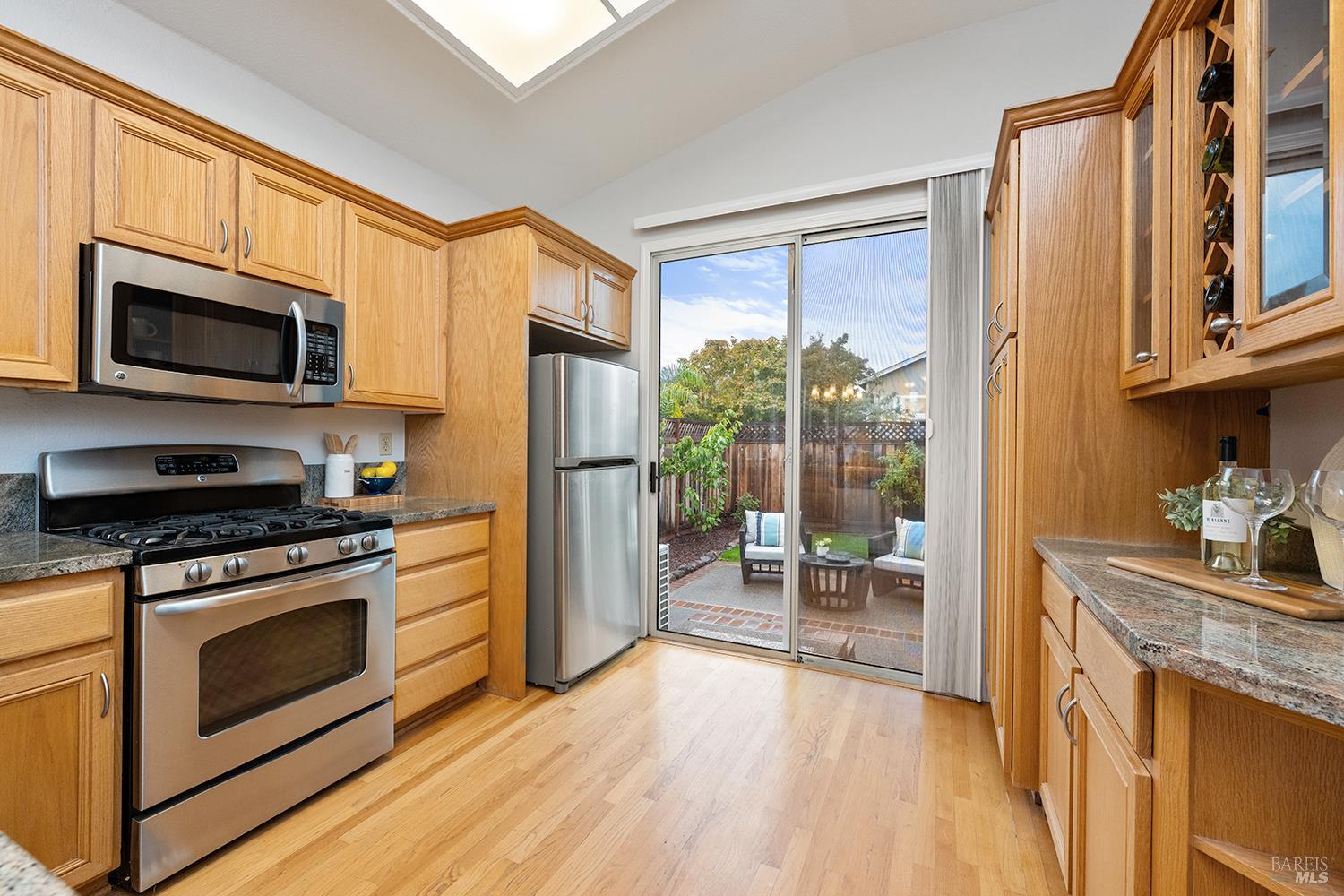 Detail Gallery Image 12 of 34 For 2599 Silver Spur Dr, Santa Rosa,  CA 95407 - 3 Beds | 2 Baths