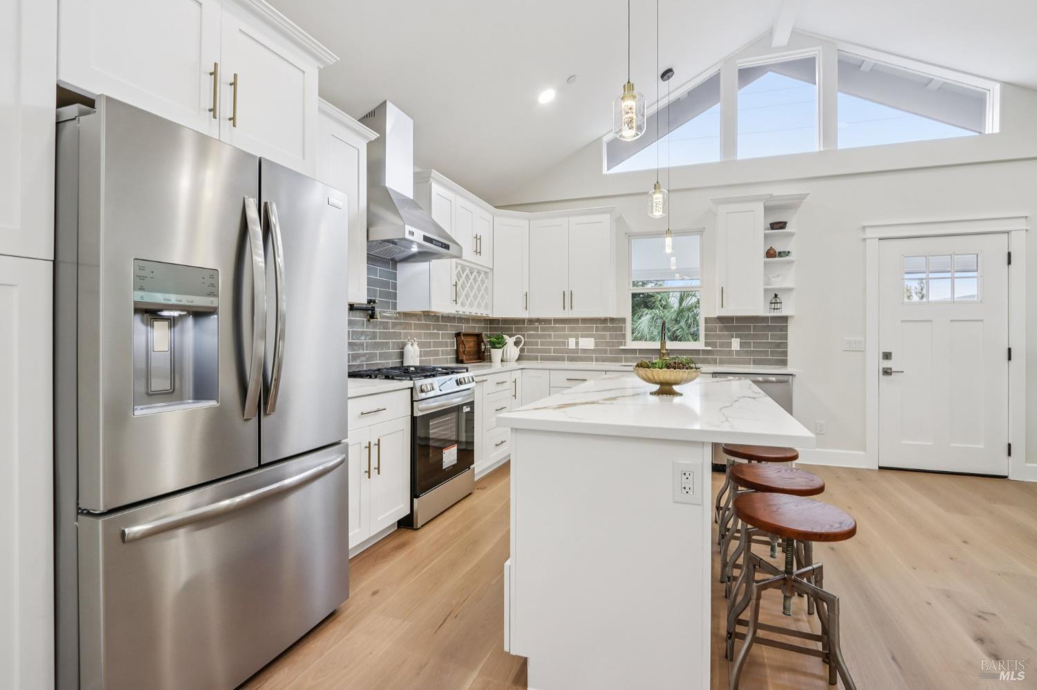 Detail Gallery Image 9 of 31 For 2575 Fremont Dr, Sonoma,  CA 95476 - 2 Beds | 2 Baths