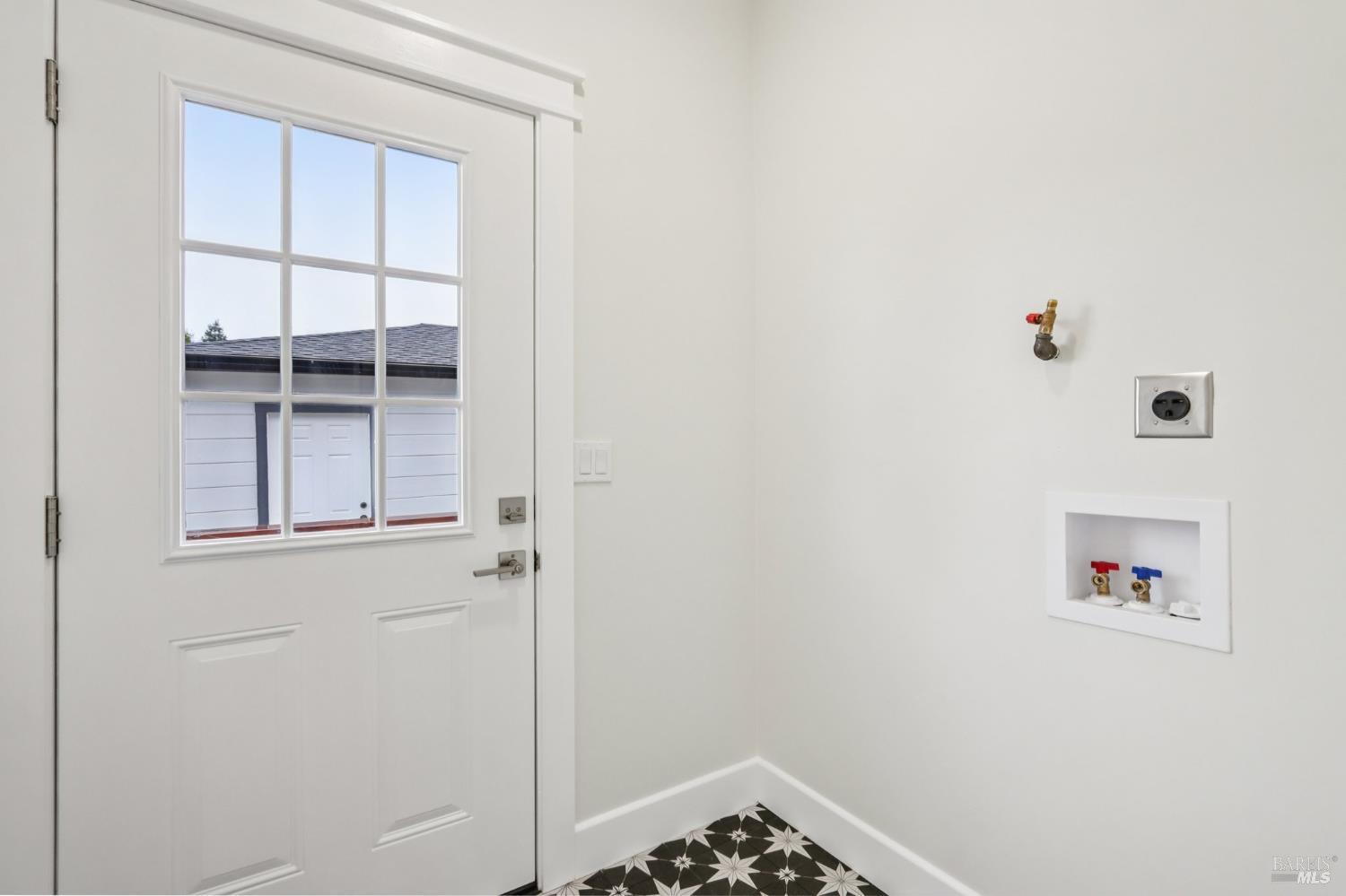 Detail Gallery Image 21 of 31 For 2575 Fremont Dr, Sonoma,  CA 95476 - 2 Beds | 2 Baths