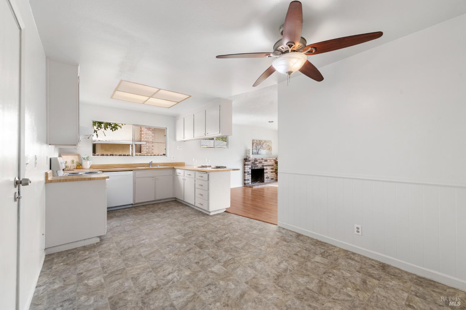 Detail Gallery Image 27 of 44 For 190 Fairview Dr, Vacaville,  CA 95687 - 4 Beds | 2 Baths