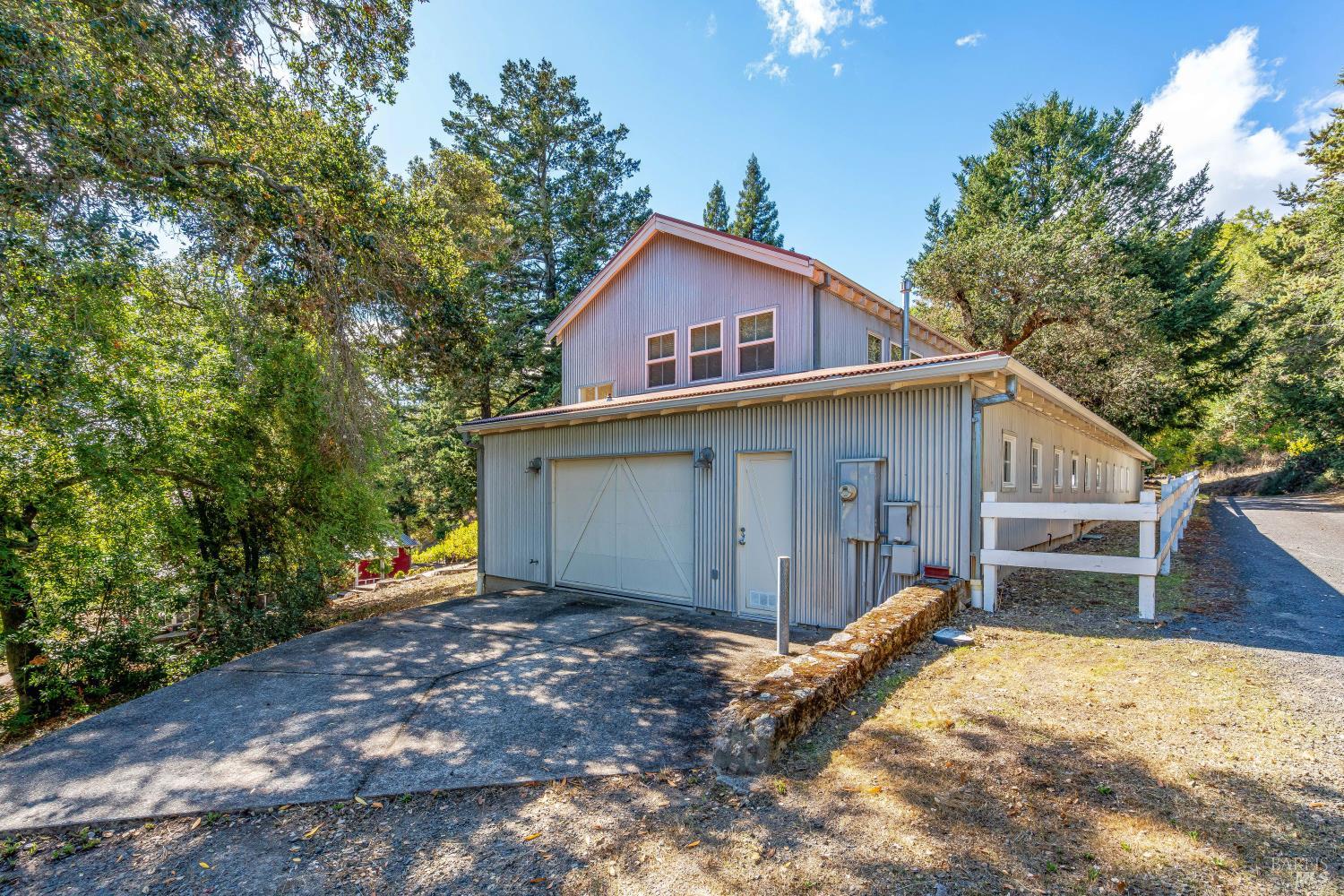 Detail Gallery Image 26 of 42 For 3200 Castle Rd, Sonoma,  CA 95476 - 6 Beds | 4 Baths