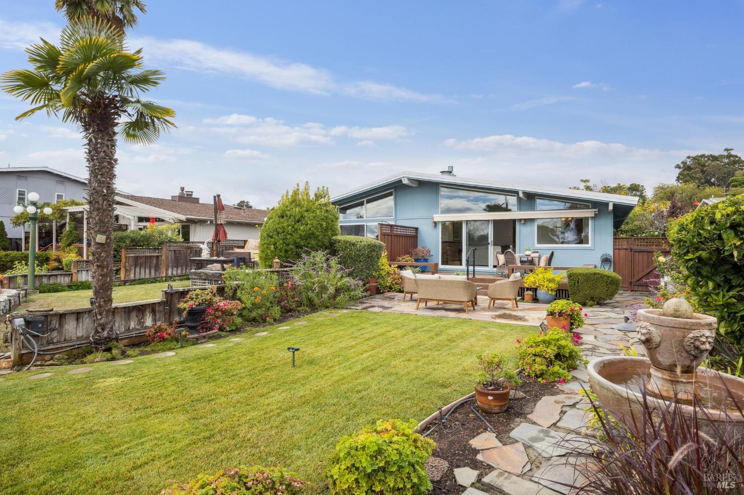 Detail Gallery Image 41 of 52 For 20 Porto Bello Dr, San Rafael,  CA 94901 - 2 Beds | 2 Baths