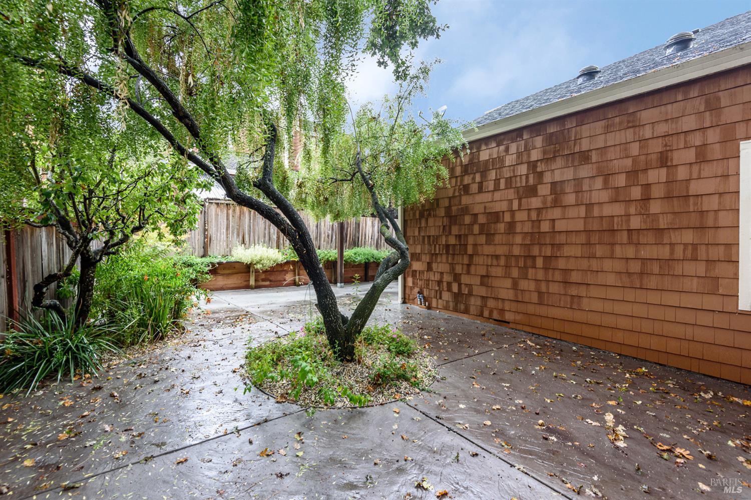 Detail Gallery Image 22 of 38 For 2647 Lago Oaks Dr, Santa Rosa,  CA 95405 - 4 Beds | 2/1 Baths