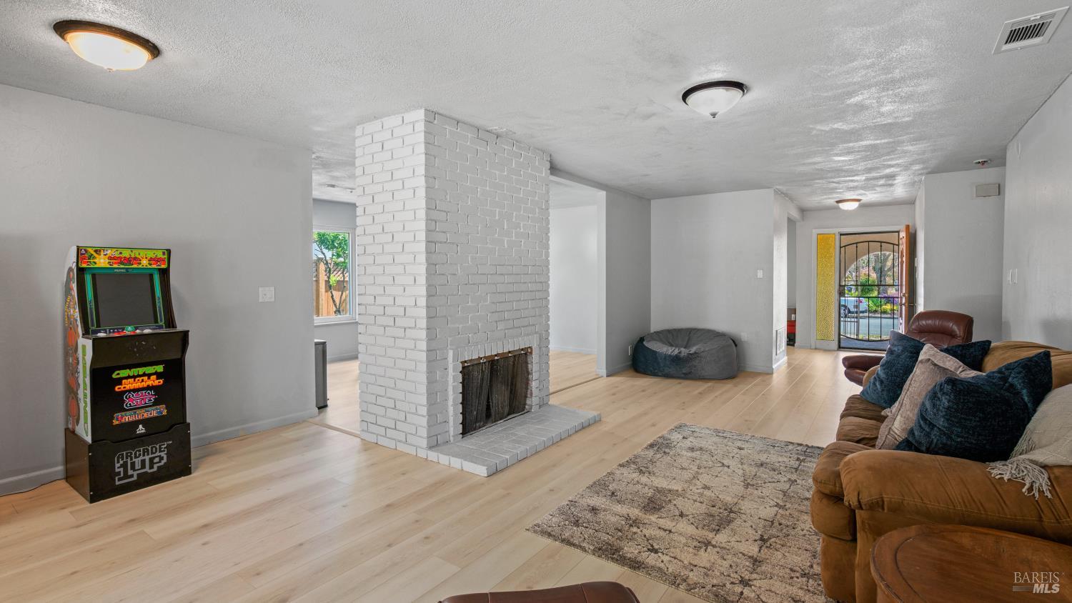 Detail Gallery Image 7 of 37 For 2571 Sunrise Dr, Fairfield,  CA 94533 - 4 Beds | 2 Baths