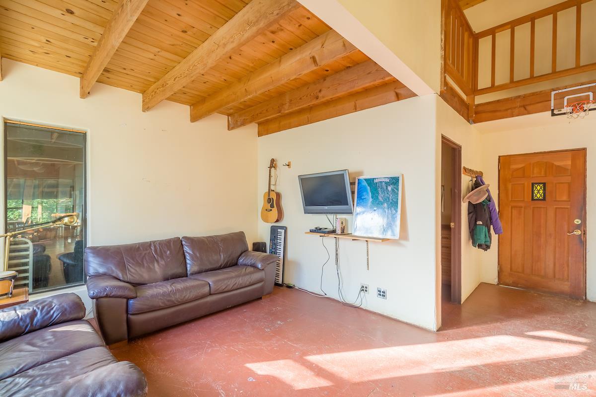 Detail Gallery Image 8 of 33 For 25996 String Creek Rd, Willits,  CA 95490 - 3 Beds | 1 Baths