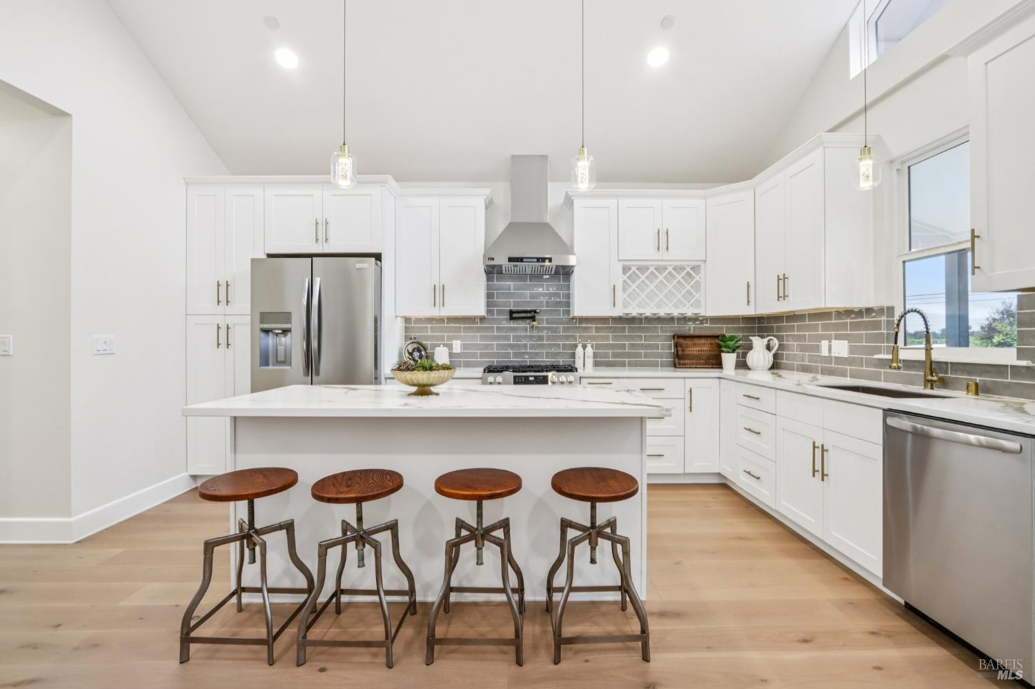 Detail Gallery Image 8 of 31 For 2575 Fremont Dr, Sonoma,  CA 95476 - 2 Beds | 2 Baths