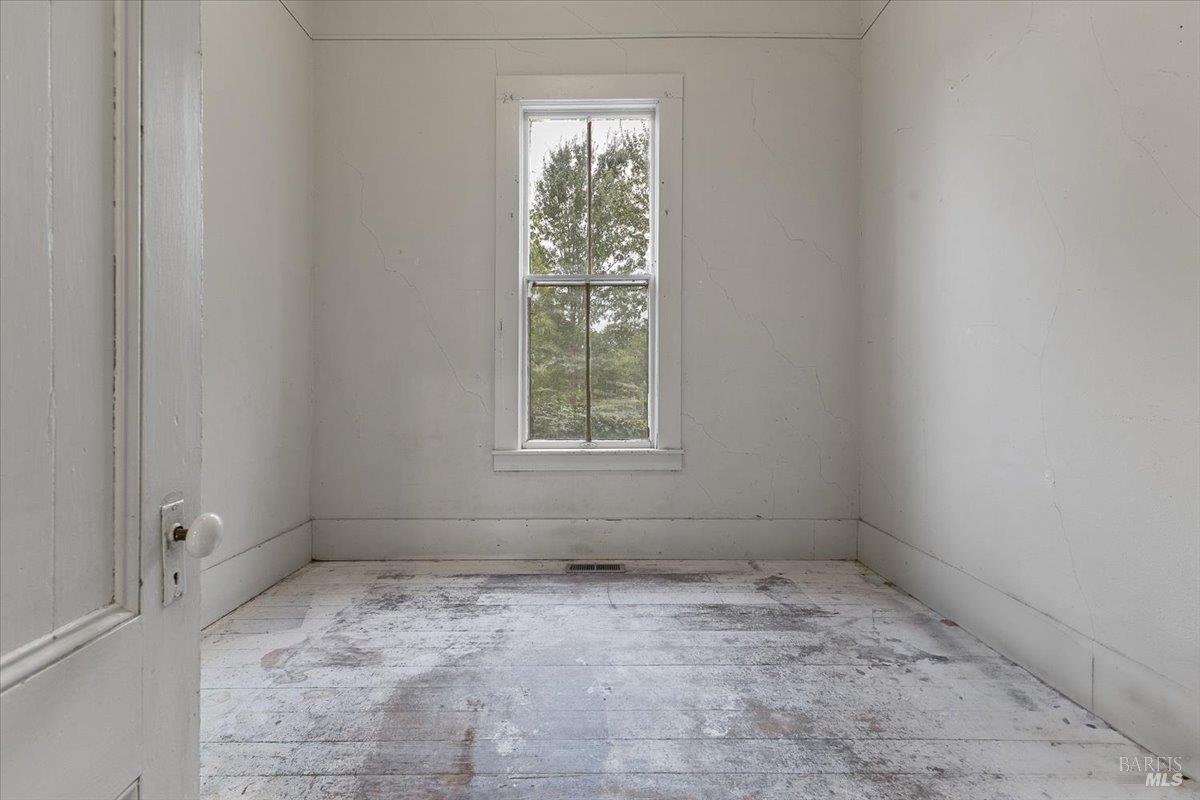 Detail Gallery Image 12 of 40 For 199 W Matheson St, Healdsburg,  CA 95448 - 3 Beds | 1 Baths