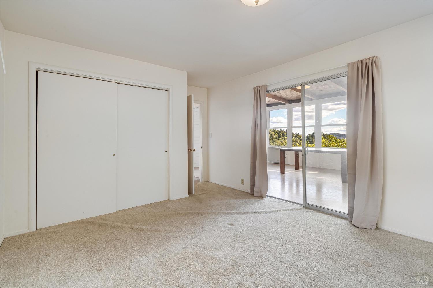 Detail Gallery Image 13 of 42 For 3200 Castle Rd, Sonoma,  CA 95476 - 6 Beds | 4 Baths