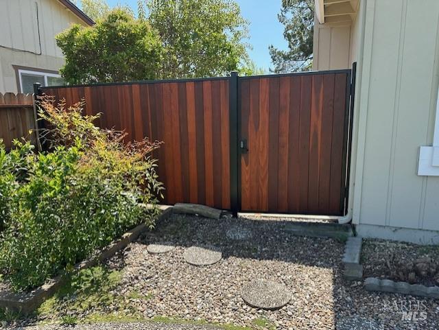 Detail Gallery Image 10 of 41 For 1411 Klamath Dr, Suisun City,  CA 94585 - 3 Beds | 2/1 Baths