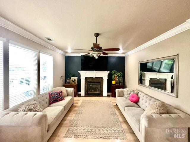 Detail Gallery Image 7 of 20 For 6260 Carmel Dr, Redding,  CA 96003 - 4 Beds | 2/1 Baths