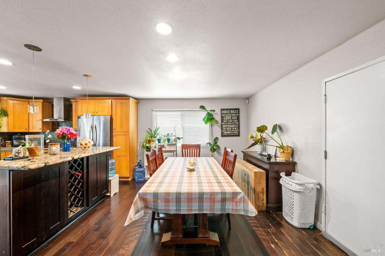 Detail Gallery Image 13 of 36 For 506 Midway Ct, Martinez,  CA 94553 - 3 Beds | 2 Baths