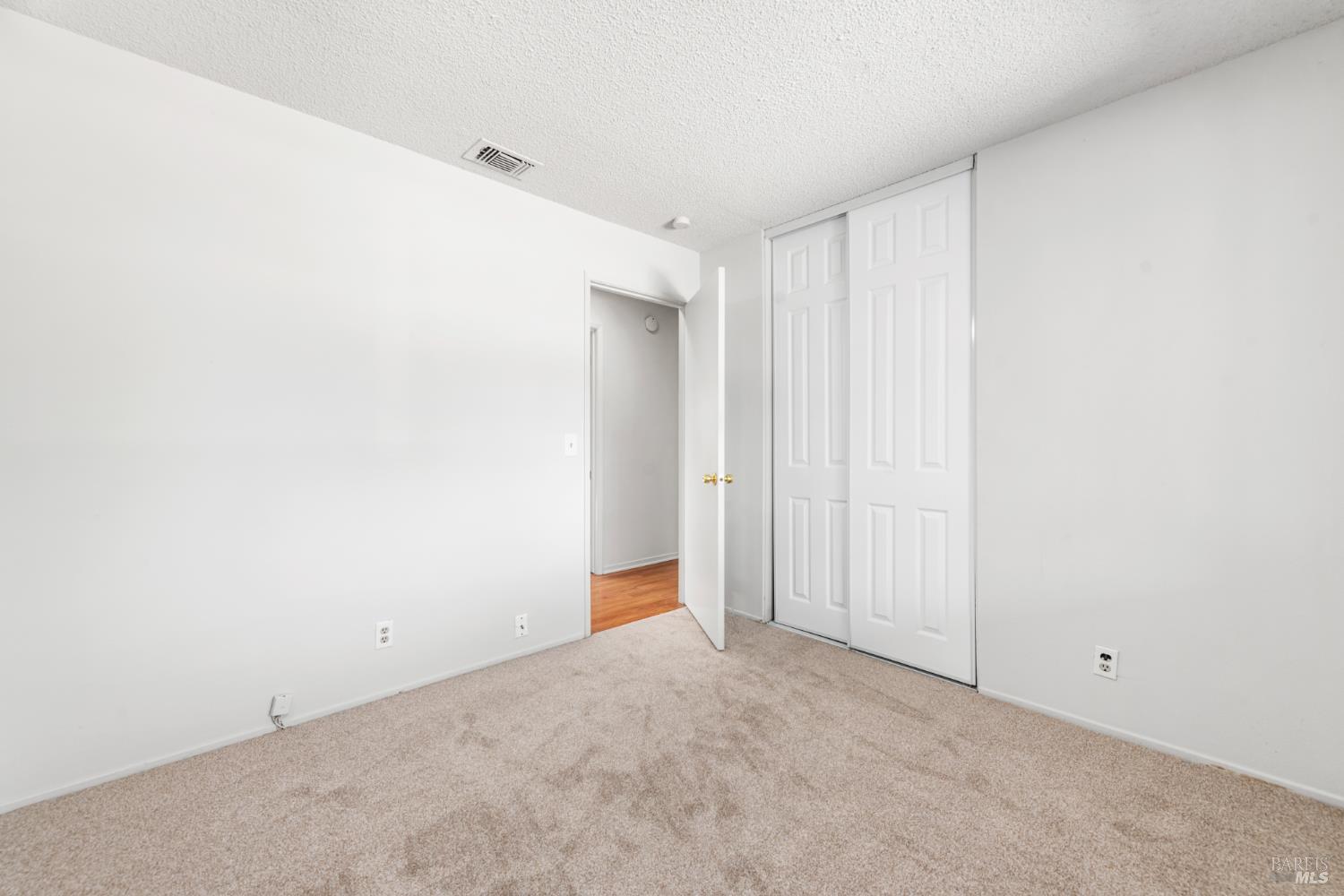 Detail Gallery Image 33 of 44 For 190 Fairview Dr, Vacaville,  CA 95687 - 4 Beds | 2 Baths