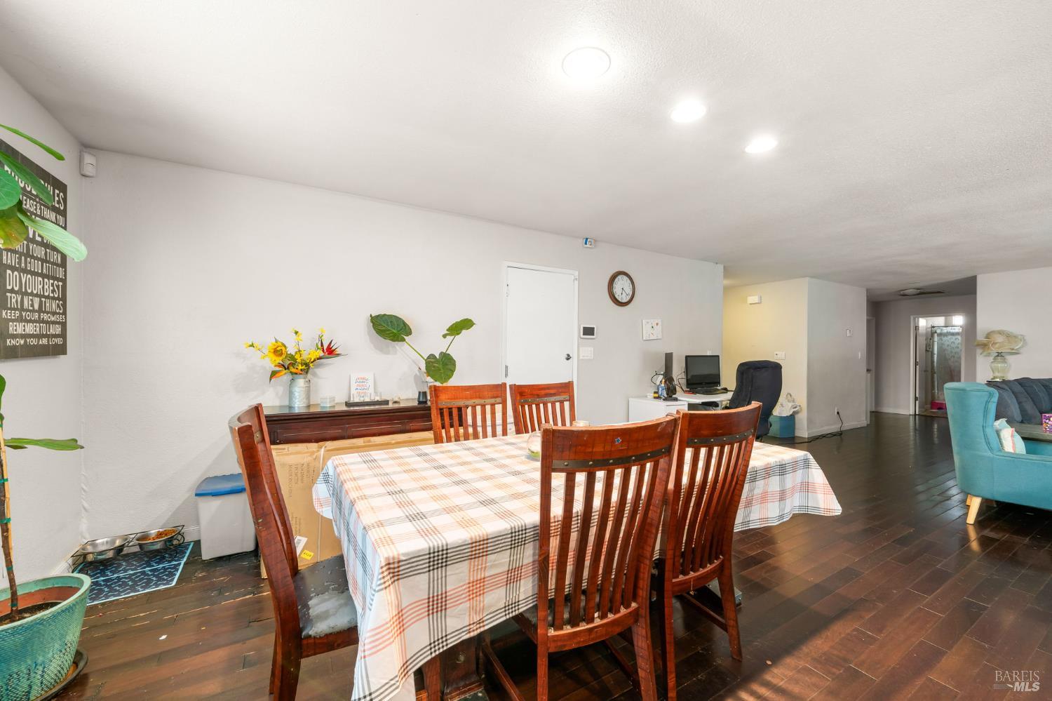 Detail Gallery Image 18 of 36 For 506 Midway Ct, Martinez,  CA 94553 - 3 Beds | 2 Baths